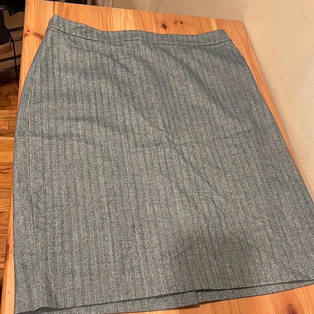 Banana Republic Skirt Forest Green Size 6